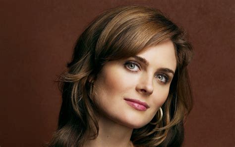Emily Beautiful American Actress Emily Deschanel Hd Wallpaper Emily Beautiful American Actress Emily Deschanel Hd Wallpaper