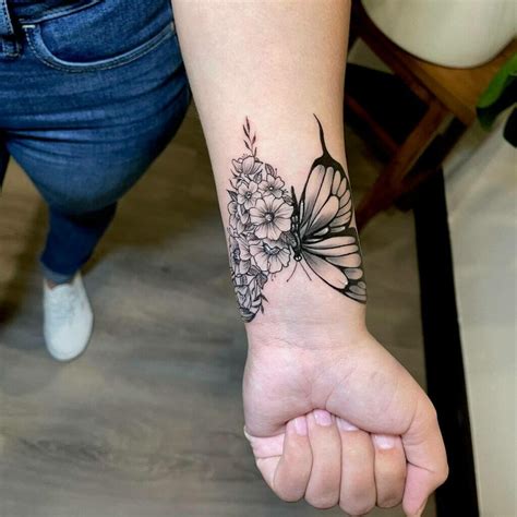 Nearly Two-Thirds Of Wearers Choose Flower Tattoos For Wrist Ink