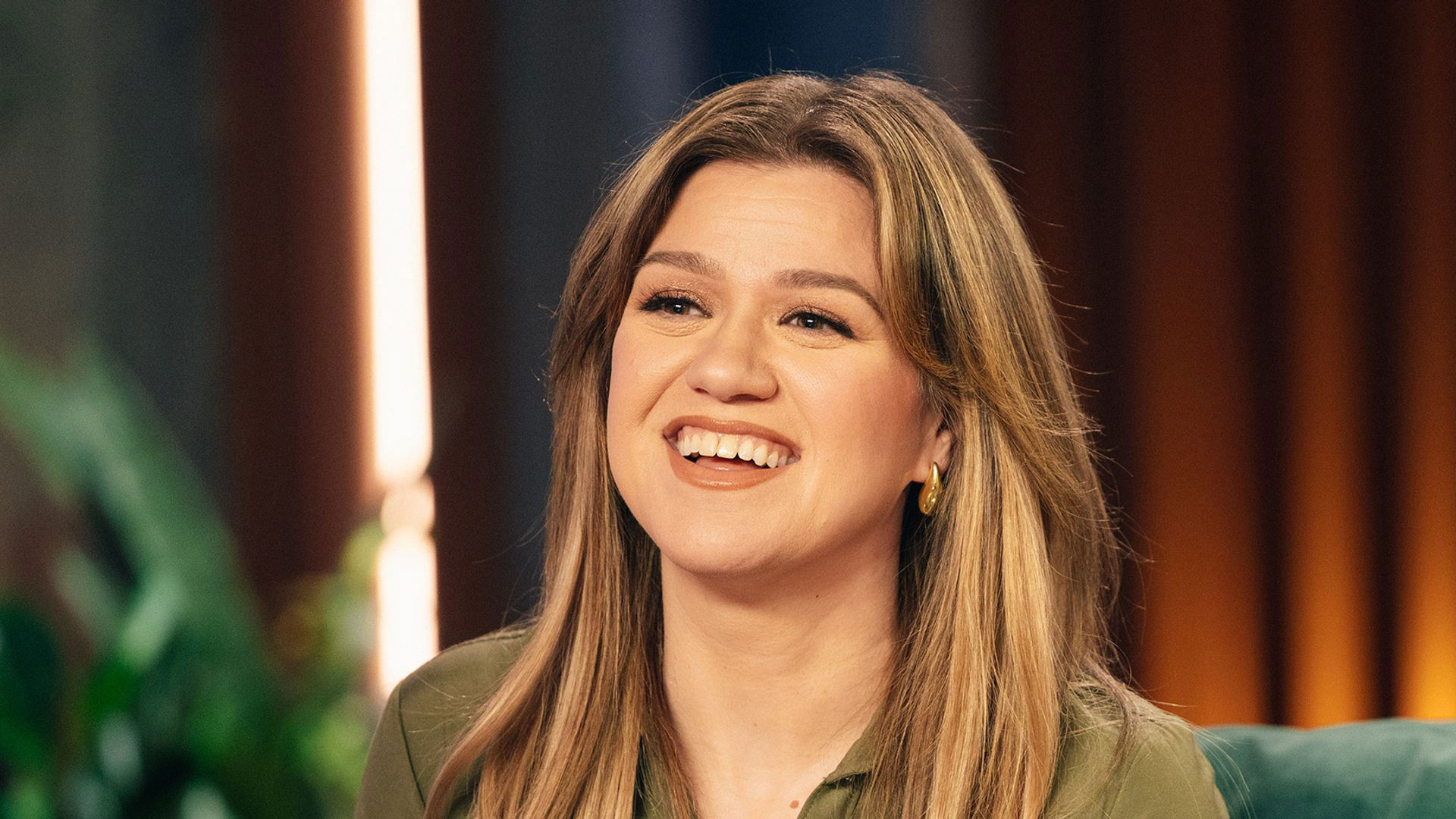 Kelly Clarkson Replaced On Talk Show By A List Star Here Amp 39 S Who Amp 39 S Stepping Into Her Shoes Hello Kelly Clarkson Replaced On Talk Show By A List Star Here Amp 39 S Who Amp 39 S Stepping Into Her Shoes Hello