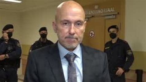 Leonie Strafverteidiger Schweitzer Zum Dritten Prozesstag Oe24 At Leonie Strafverteidiger Schweitzer Zum Dritten Prozesstag Oe24 At