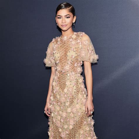 Prom 2019 Prom Dresses Beauty Tips And Accessories Teen Vogue