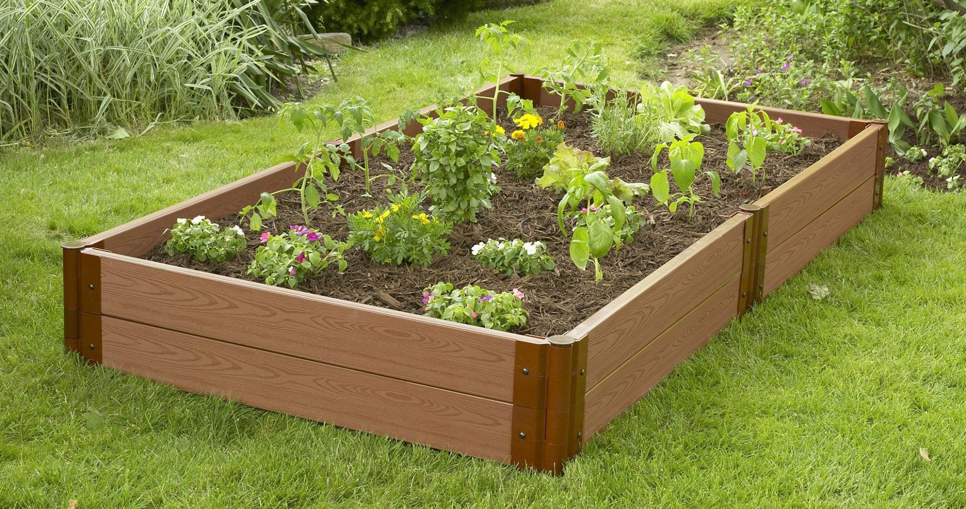 Tiny Yard Urban Gardeners: Raised Bed Corners For Max Harvest