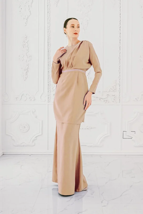 The 7 Best Nude Looks for Stephanie