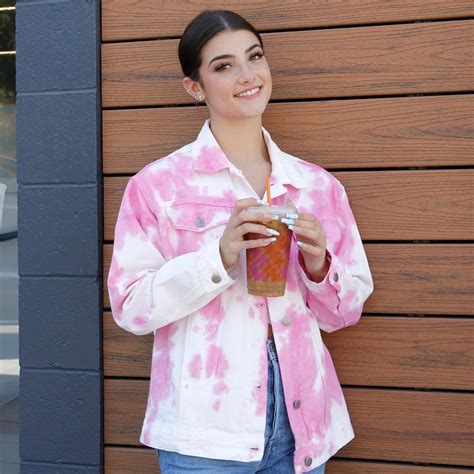 Tiktok S Charli D Amelio Shares Sweet Story Behind He Vrogue Co