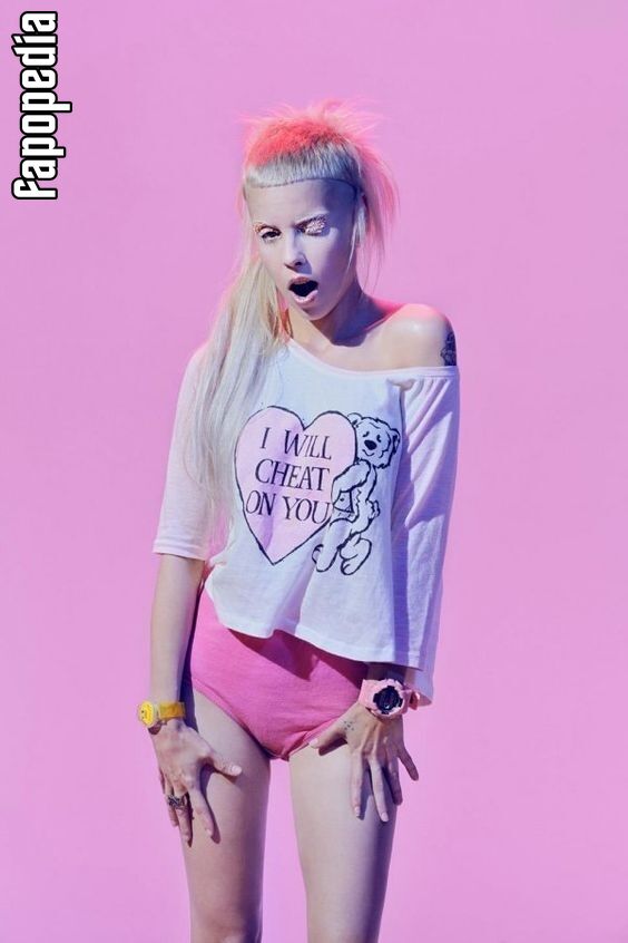 The Yolandi Nude Look: An Unveiling.