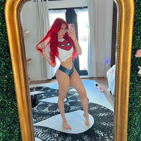 Zoey Di Giacomo Amp 39 S Feet Zoey Di Giacomo Amp 39 S Feet